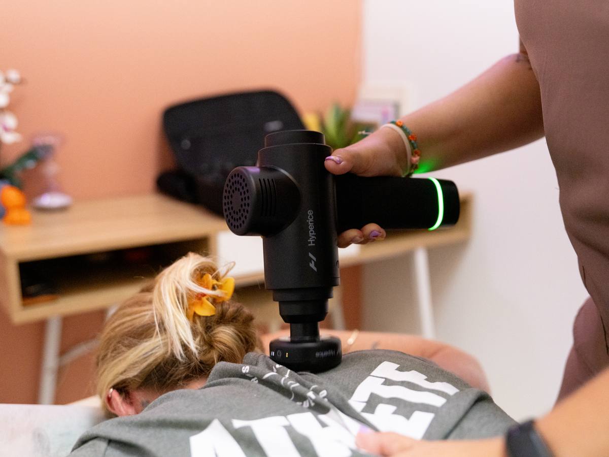 Athletic therapy with percussion therapy